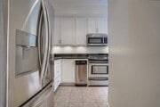 Photo - 852 N Poinsettia Pl House