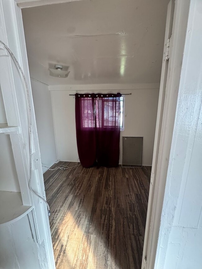 Photo - 3424 Winter St