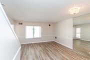 Photo - Upgraded 1 Bed 1 Bath 2 Story Townhome in ...
