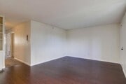 Photo - 3 Bed/ 2 Bath Clairemont Mesa Apartment Unit 6120