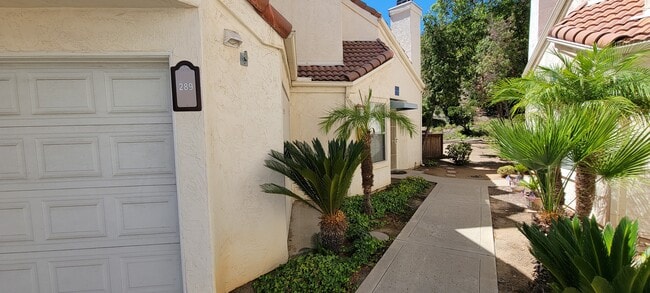Quiet, end unit - 12022 Calle De Montana Unit #289