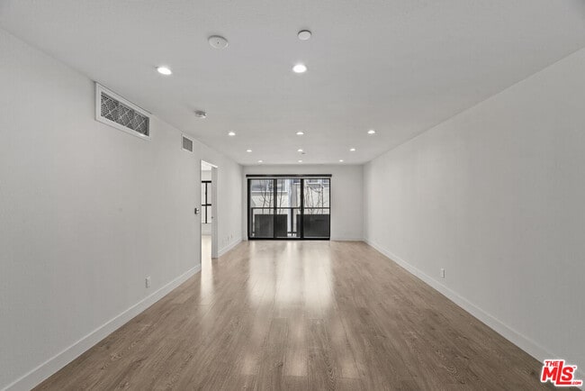 Photo - 725 N Alfred St Unit 109