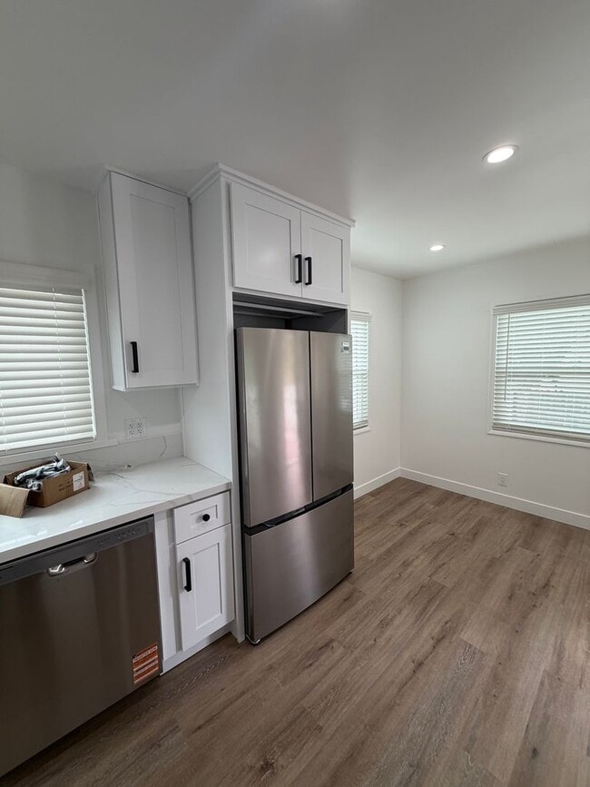 Photo - Toluca West: Brand new unit with backyard! Unit 4913