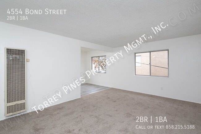 Photo - 4554 Bond St