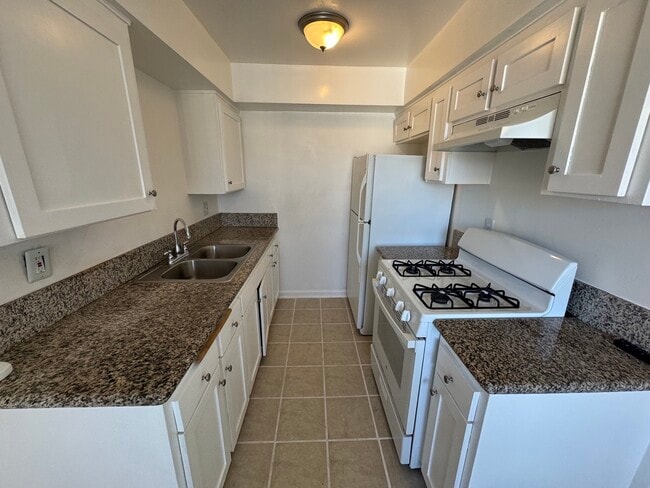 Photo - 4023 W 141st St Unit 11