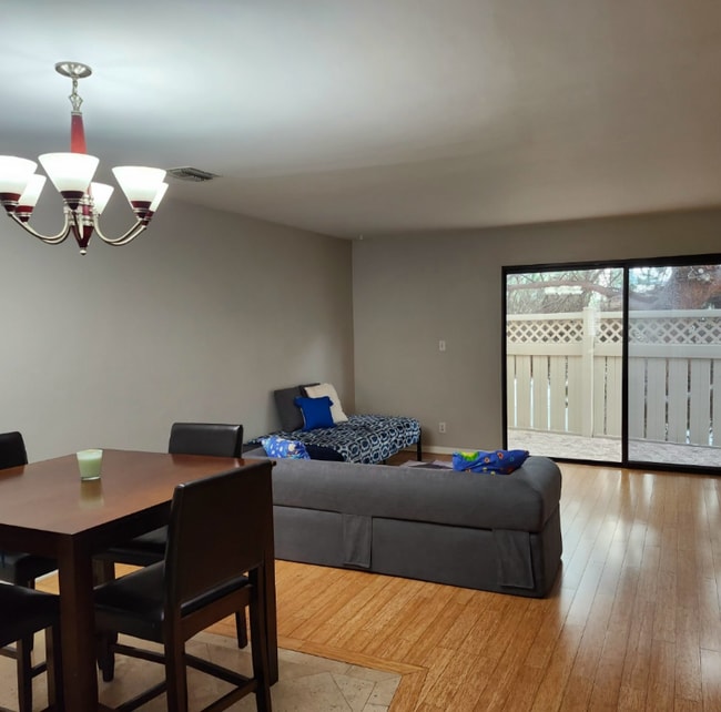 Photo - 4365 McLaughlin Ave