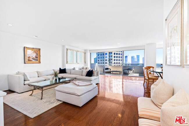 Building Photo - 875 Comstock Ave Unit 14B Rental