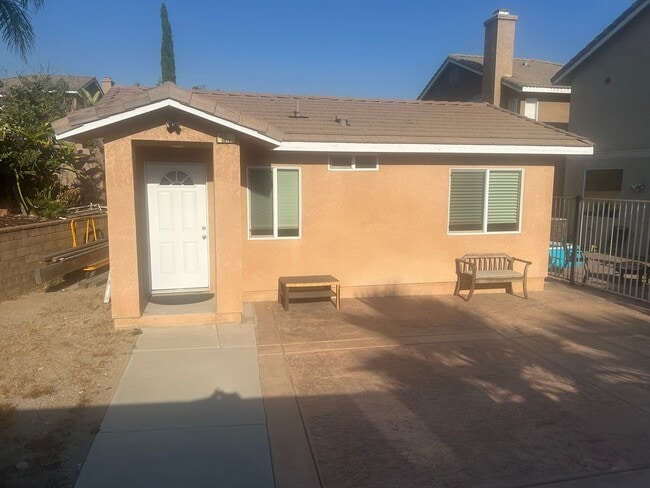 Saddlepeak Dr. Home - Saddlepeak Dr. Home Unit Back House