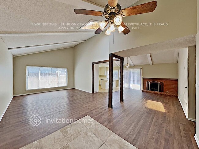 Photo - 2725 Greenleaf Ave