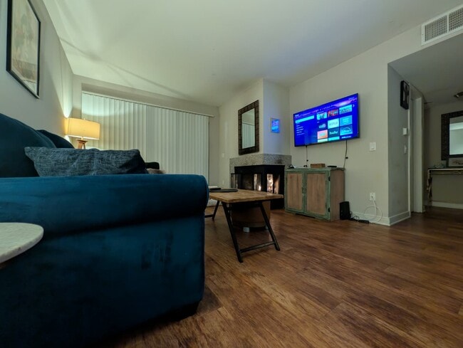 Photo - 1265 N Crescent Heights Blvd Unit 1