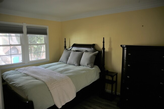 Bedroom 1 - 2011 Rockefeller Ln Unit Front