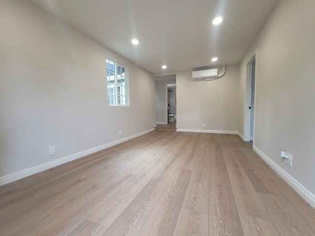 Photo - Richmont Rd - 11170-11174 Unit 11170 Richmont