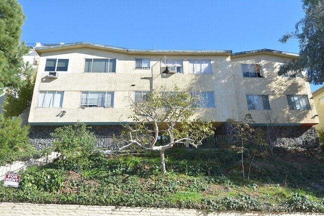 Building Photo - 850 Haverford Ave Unit #06