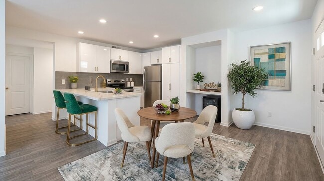 Photo - Cahuenga Place