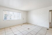 Photo - 2 bedroom Duplex with Huge yard! House
