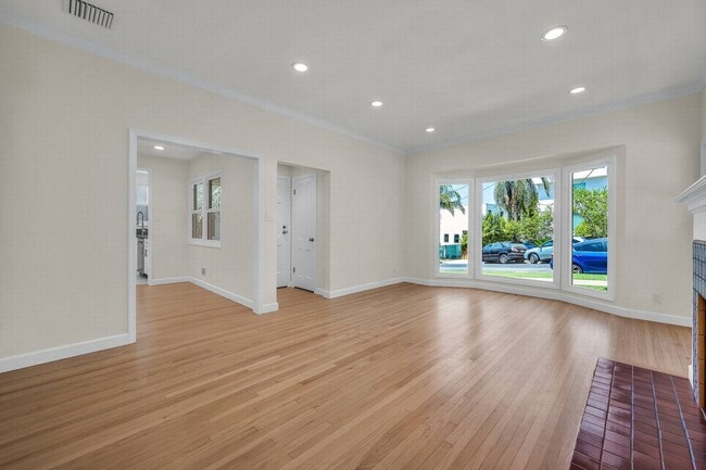 Photo - Stunning remodeled home in Silverlake!! Unit 2828