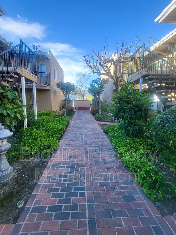 Photo - 990 Ashland Ave Unit 7