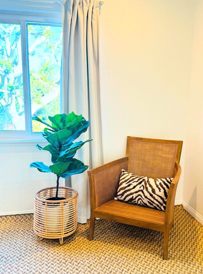 Photo - 2565 Pinewood St Unit ID1383639P