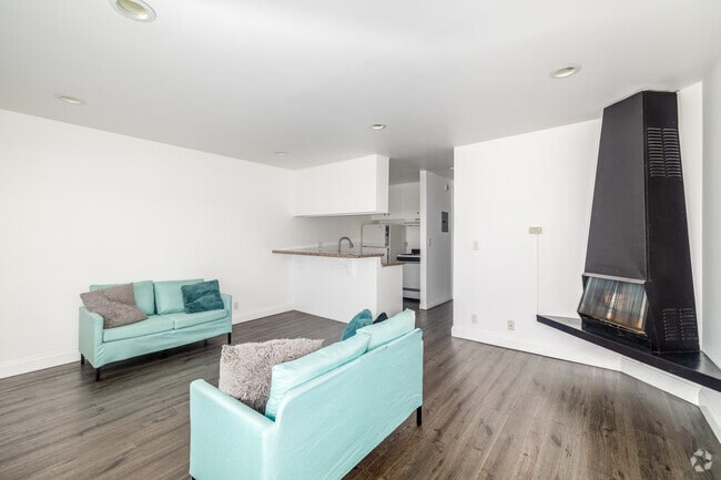 1BR, 1BA - 600SF - Living Room - CATO