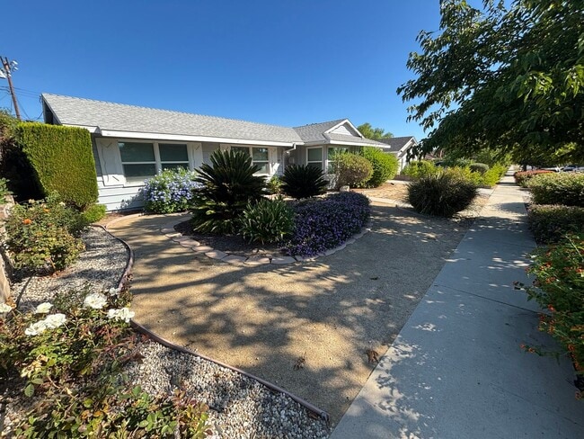 Building Photo - Beautifully Remodeled Single-Story 3-Bedro...