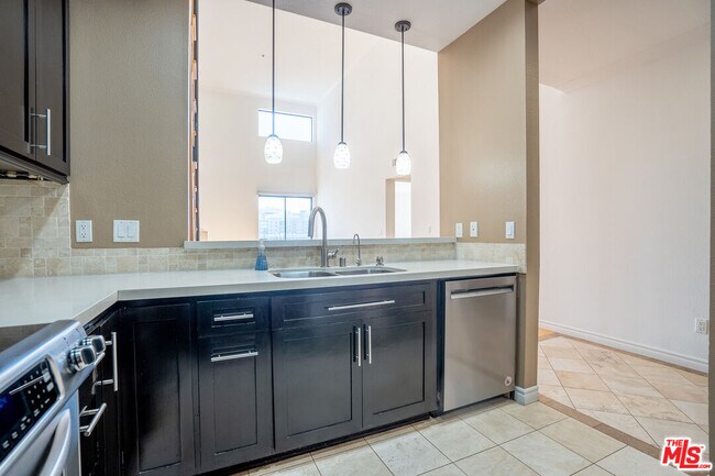 Photo - 625 S Berendo St Unit 603