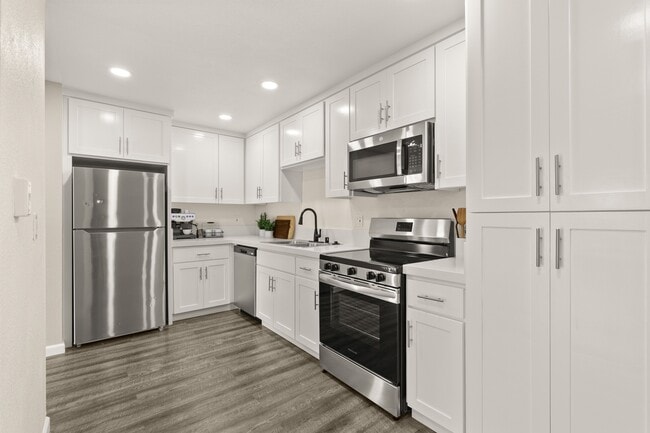 Building Photo - Terra Oceanside