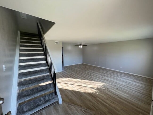 Photo - Haynes-19142-3 Unit Haynes-19