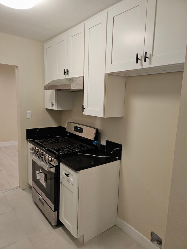 Photo - 2017 W Victory Blvd