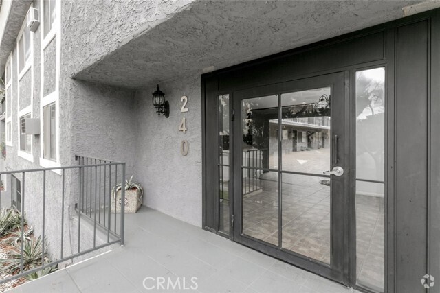 Building Photo - 240 W Verdugo Ave Unit V Rental