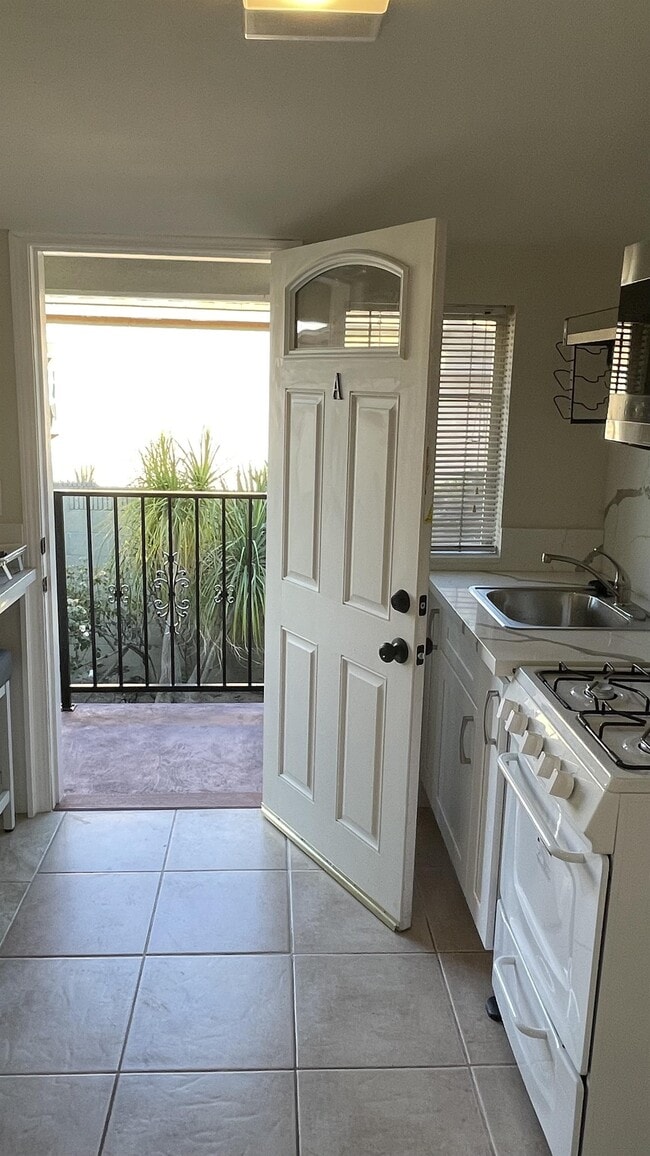 Photo - 5138 W 141st St