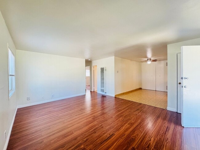 Building Photo - 2340 W Greenacre Ave Unit #1
