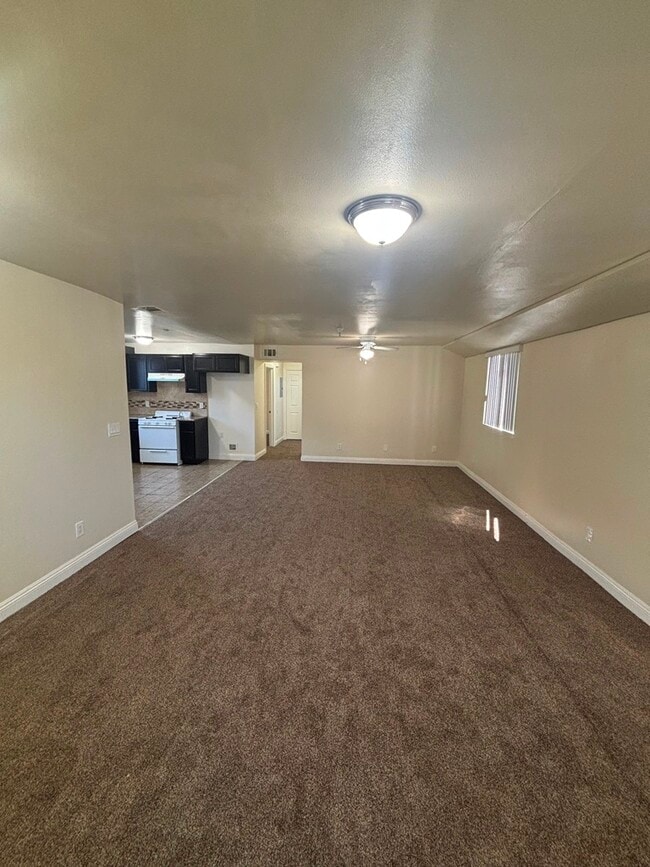 Photo - 732 E 74th St