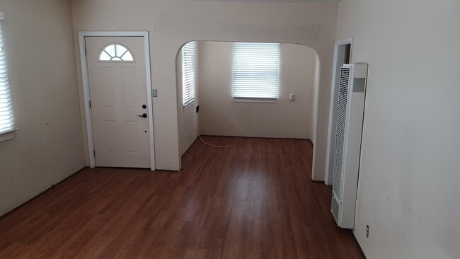 Photo - 4567 Marlborough Dr