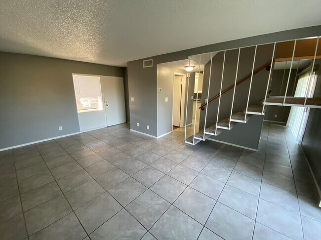 Photo - 14235 Canterbury Dr