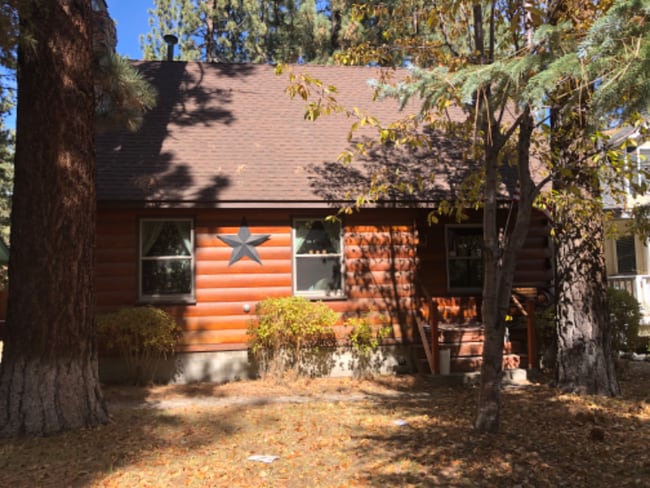 Photo - 925 E Barker Blvd