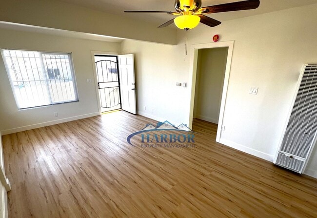 Building Photo - 1072 W 21st St Unit 1076