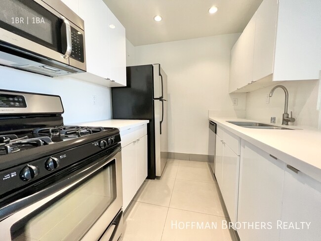 Building Photo - 8813 Burton Way Unit 215 Rental