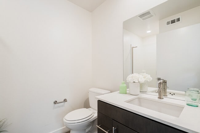 Photo - 2700 E Chaucer St Unit 14