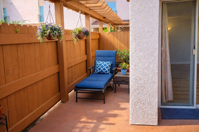 Photo - 4730 Noyes St Unit 105