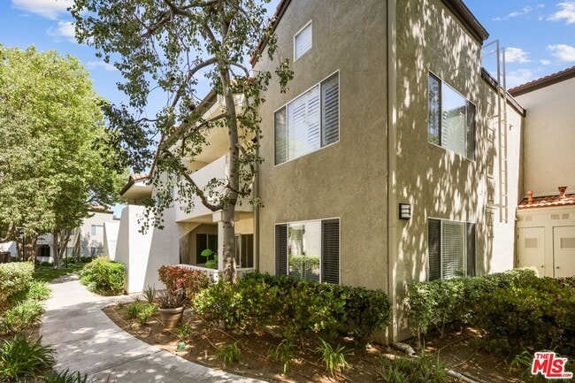 Building Photo - 24474 Valle Del Oro Unit 101