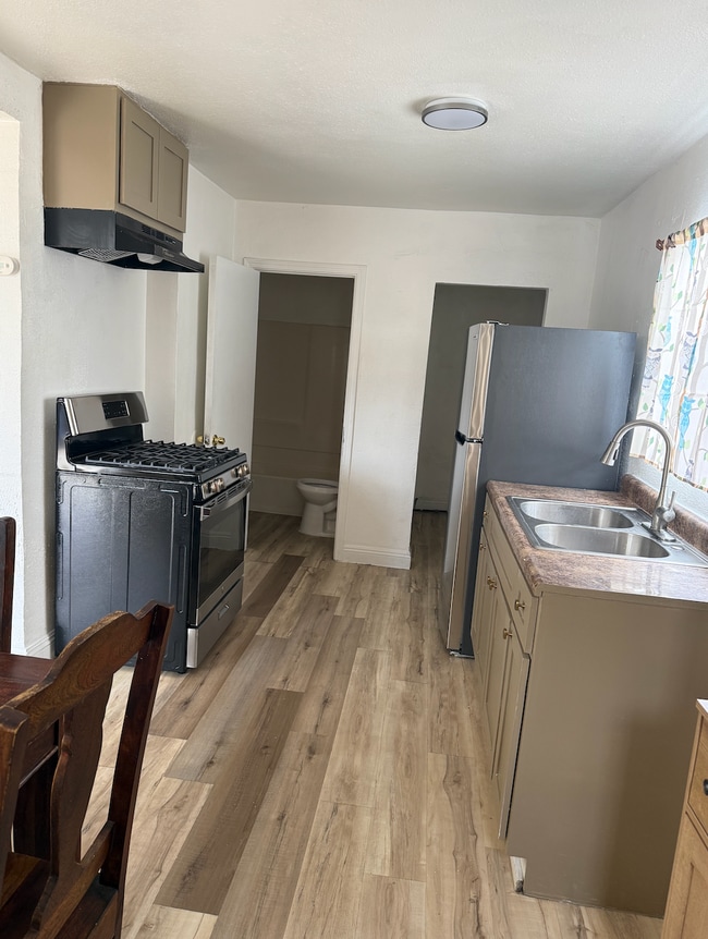 Photo - 114 W 112th St Unit 114 W 112Th St in Los Angeles, CA 90061