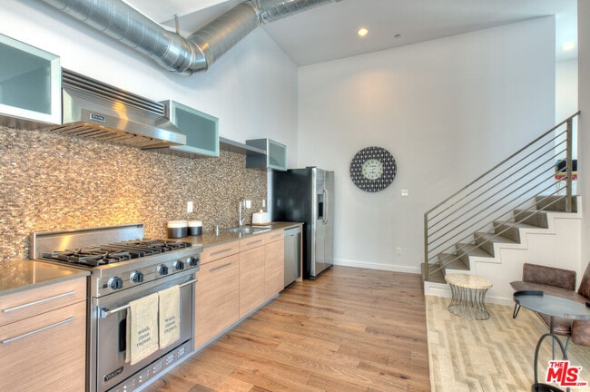 Photo - 4151 Redwood Ave