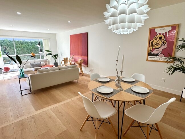 Photo - Sherman Oaks Apartments