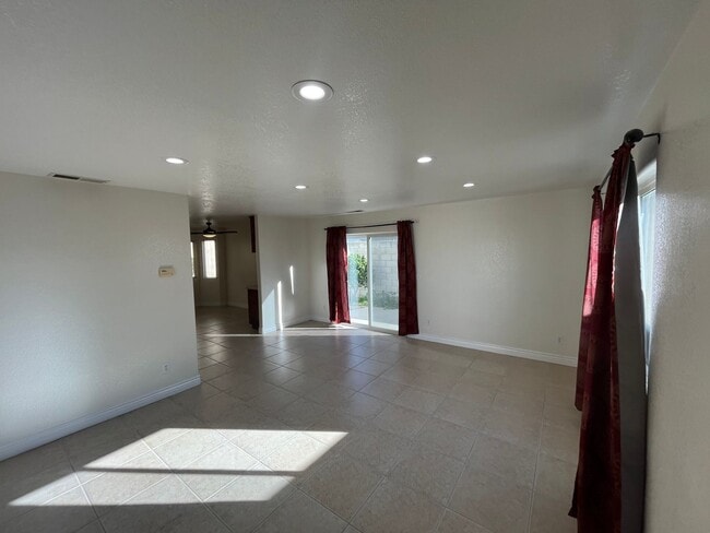 Photo - 1632 McClelland St