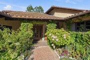 Photo - 290 St Katherine Dr