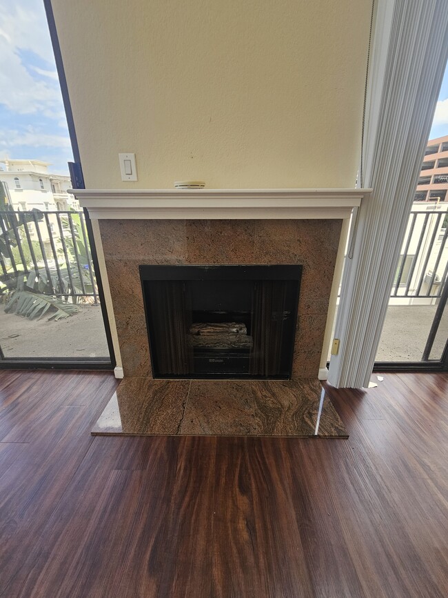 Photo - 1150 Granville Ave