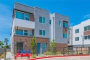 Photo - 589 S Lyon St Townhome