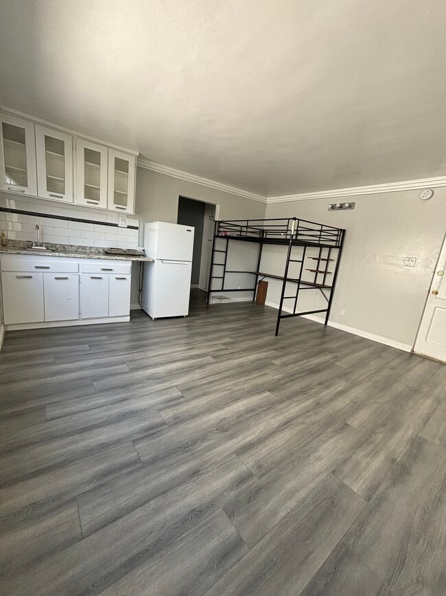 Photo - 2420 Pacific Ave Unit D