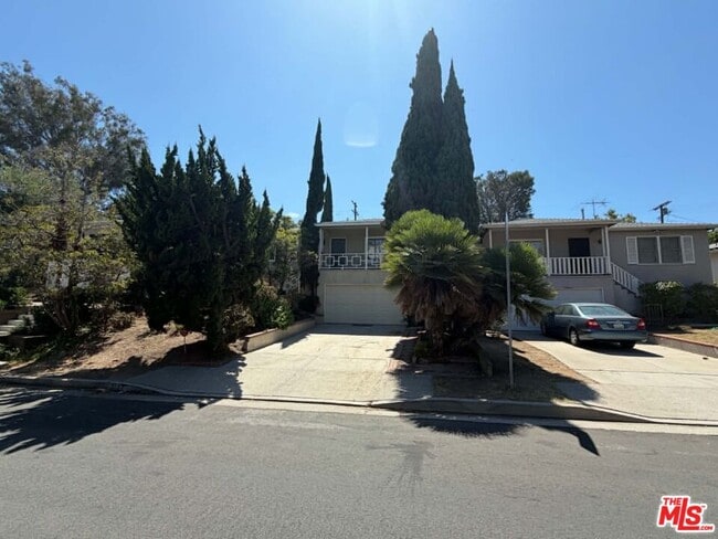 Photo - 3283 Kelton Ave