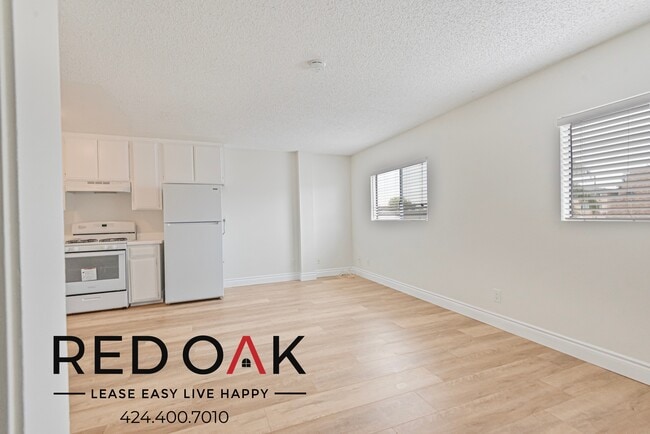 Building Photo - 706 McDonald Ave